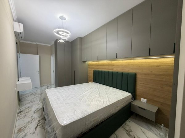 Tirane, jepet me qera apartament 2+1 Kati 2, 800 € 