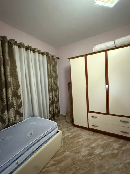 Tirane, jepet me qera apartament 2+1 Kati 2, 108 m² 550 € (Rruga Nexho Konomi)