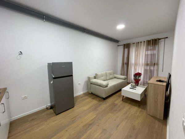 Tirane, jepet me qera apartament 1+1 Kati 3, 50 m² 550 € (Don Bosko)