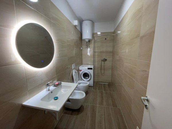 Tirane, jepet me qera apartament 1+1 Kati 3, 50 m² 550 € (Don Bosko)
