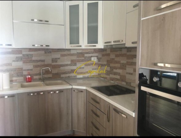 Berat, shitet apartament 1+1 Kati 4, 63 m² 65.000 € (BERAT)
