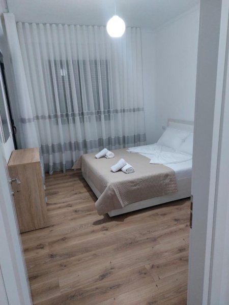 Vlore, jepet me qera apartament 1+1 , 65 m² 450 € (prane Magjia by Enrik Rrapaj)