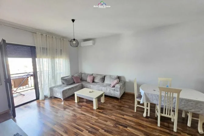 Tirane, jepet me qera apartament 2+1 Kati 5, 108 m² 650 € (Rruga Nexho Konomi)