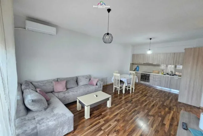 Tirane, jepet me qera apartament 2+1 Kati 5, 108 m² 650 € (Rruga Nexho Konomi)