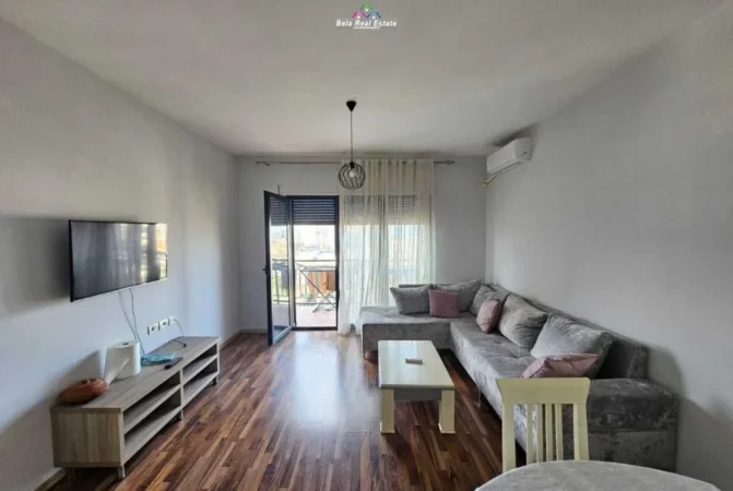 Tirane, jepet me qera apartament 2+1 Kati 5, 108 m² 650 € (Rruga Nexho Konomi)