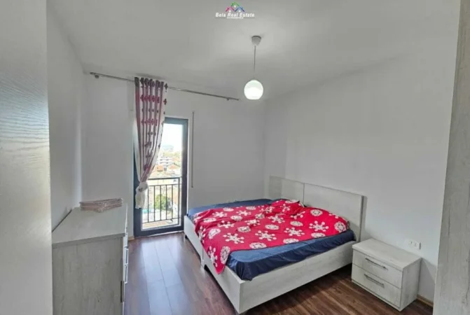 Tirane, jepet me qera apartament 2+1 Kati 5, 108 m² 650 € (Rruga Nexho Konomi)