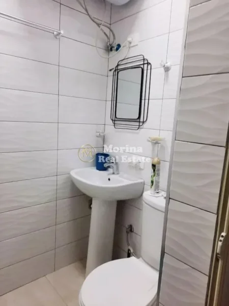 Tirane, jepet me qera garsonier Kati 1, 40 m² 300 € (21 Dhjetori)