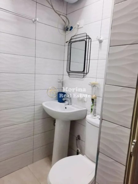 Tirane, jepet me qera garsonier Kati 1, 40 m² 300 € (21 Dhjetori)