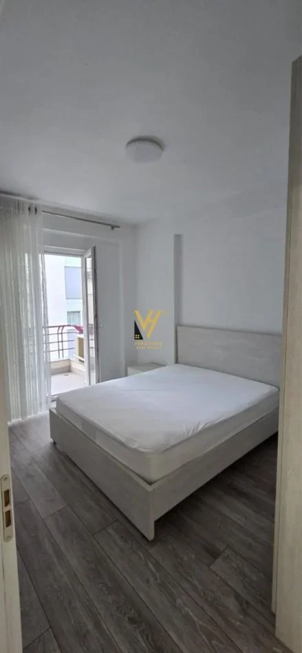 Tirane, jepet me qera apartament 2+1+Ballkon Kati 3, 82 m² 630 € (LIQENI I THATE)