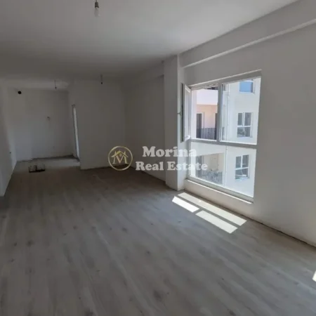 Tirane, shitet apartament 2+1 Kati 6, 117 m² 200.000 € (Laprake)