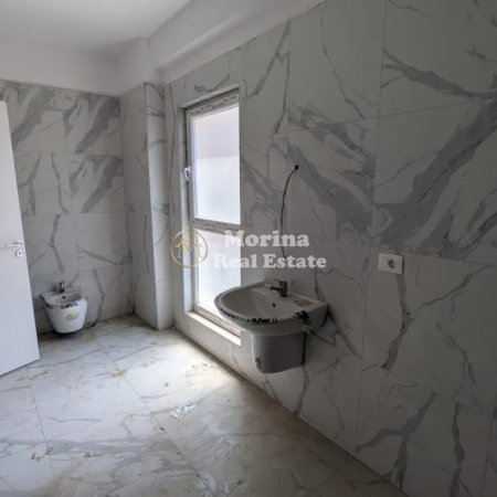 Tirane, shitet apartament 2+1 Kati 6, 117 m² 200.000 € (Laprake)