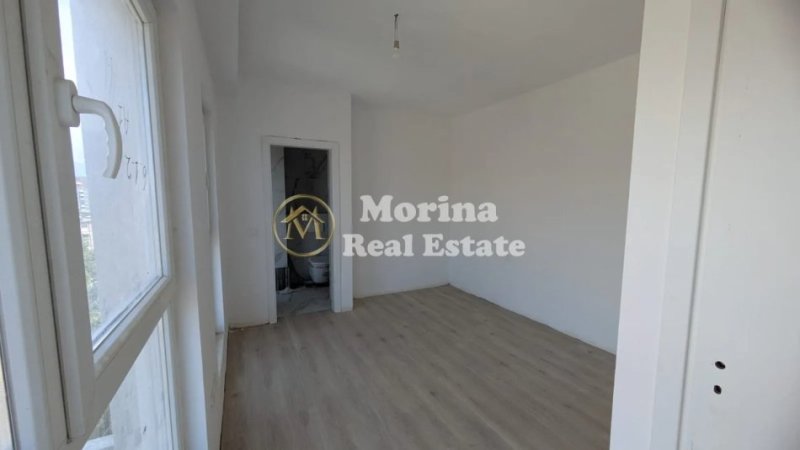Tirane, shitet apartament 2+1 Kati 6, 117 m² 200.000 € (Laprake)
