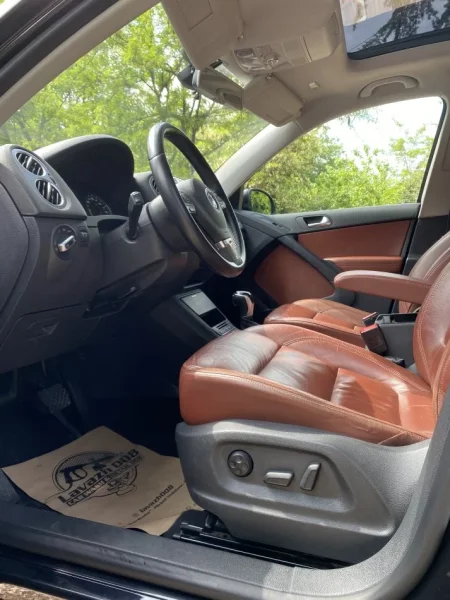 Tirane, shitet makine Volkswagen Tiguan 2.0 2011 Nafte, e zeze automatik Klima 160.000 km 8.600 €