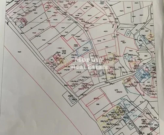 Vlore, shitet truall ne bregdet , 1.350 m² 540.000 € (Himare)