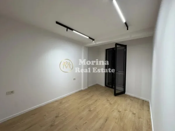 Tirane, jepet me qera apartament 2+1 Kati 12, 94 m² 1.000 € (Rruga Mine Peza)