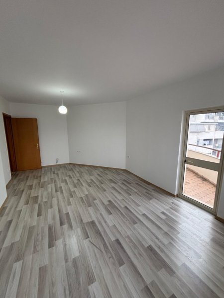 Tirane, shitet apartament 2+1 , 110 m² (Yzberisht)
