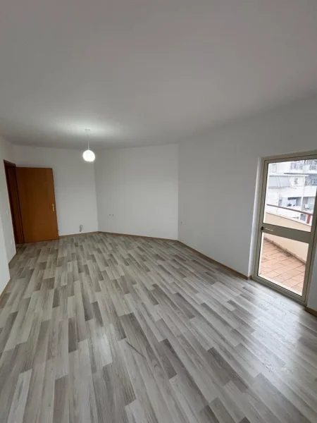 Tirane, shitet apartament 2+1 , 110 m² (Yzberisht)