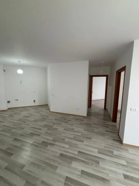 Tirane, shitet apartament 2+1 , 110 m² (Yzberisht)