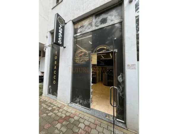 Tirane, shitet ambjent biznesi Kati 0, 29 m² 65.000 € (Unaza e Re)