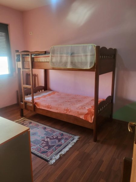 Tirane, shitet apartament 2+1+Ballkon Kati 4, 108 m² 135.000 € (Rruga Muhamed Deliu)