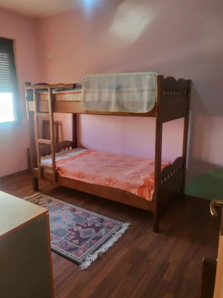 Tirane, shitet apartament 2+1+Ballkon Kati 4, 108 m² 130.000 € (Rruga Muhamed Deliu)