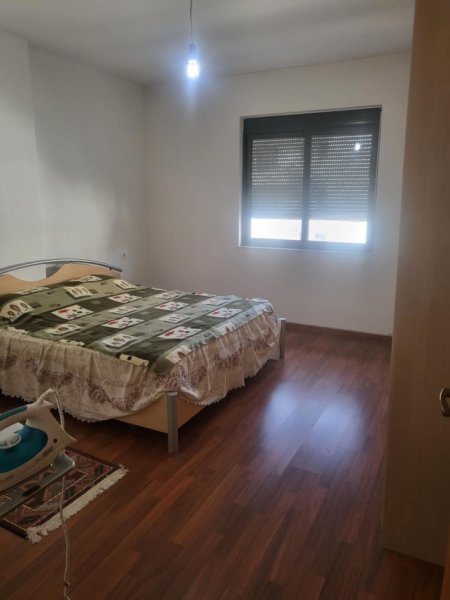 Tirane, shitet apartament 2+1+Ballkon Kati 4, 108 m² 135.000 € (Rruga Muhamed Deliu)