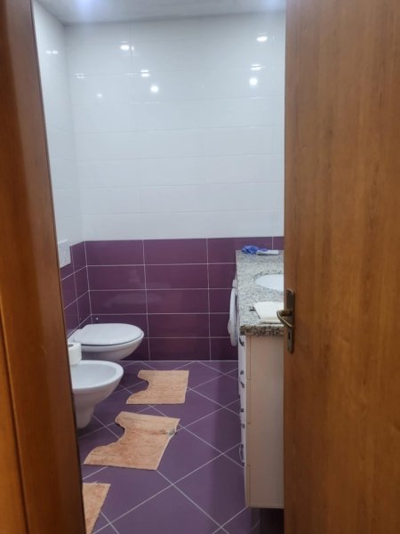 Tirane, shitet apartament 2+1+Ballkon Kati 4, 108 m² 135.000 € (Rruga Muhamed Deliu)