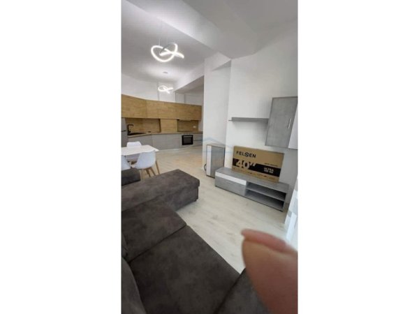 Tirane, jepet me qera apartament 2+1+Ballkon Kati 8, 78 m² 570 € (Astir)