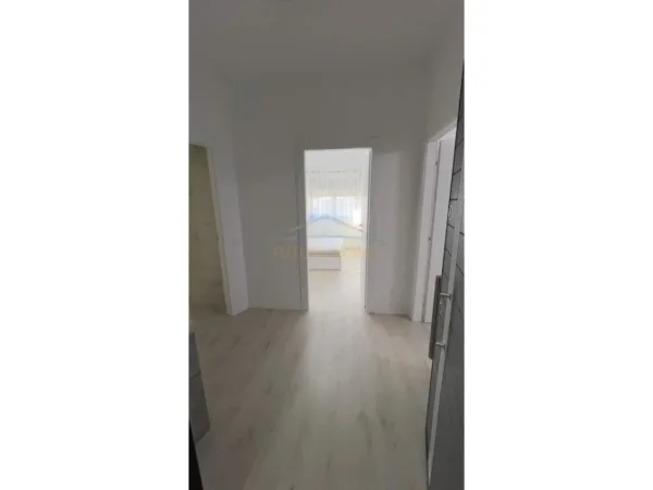 Tirane, jepet me qera apartament 2+1+Ballkon Kati 8, 78 m² 570 € (Astir)