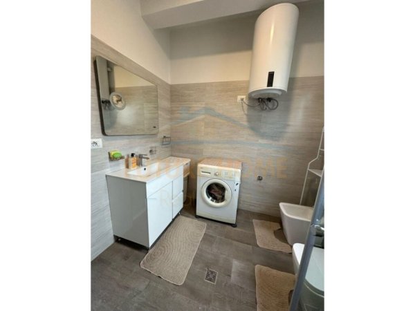 Tirane, jepet me qera apartament 2+1+Ballkon Kati 1, 103 m² 601 € (Vilat Gjermane)