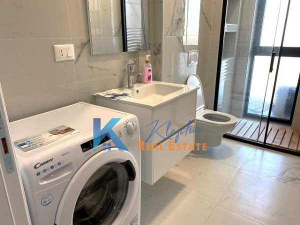 Tirane, jap me qera apartament 1+1+Ballkon Kati 6, 70 m² 550 € (Kompleksi Arlis, Farmacia 10)
