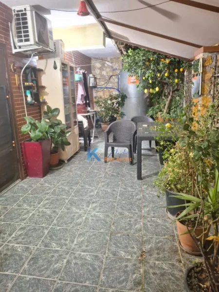 Tirane, shitet shtepi 2+1+Ballkon Kati 1, 209 m² (Afër Kodrës së Priftit)