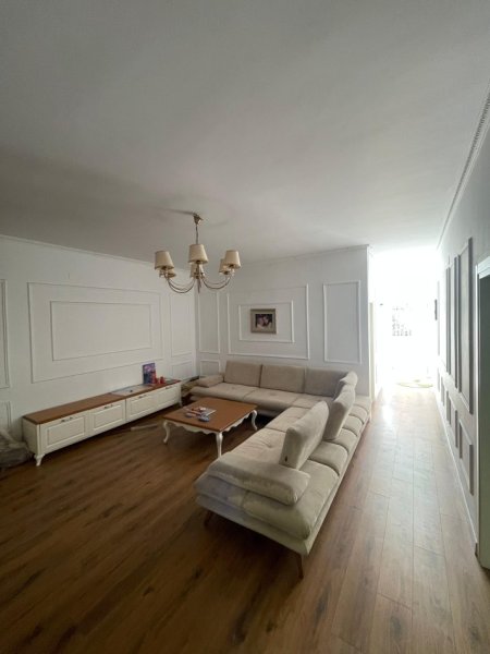 Tirane, jepet me qera apartament 3+1+Ballkon Kati 1, 137 m² 1.500 € (Blloki)