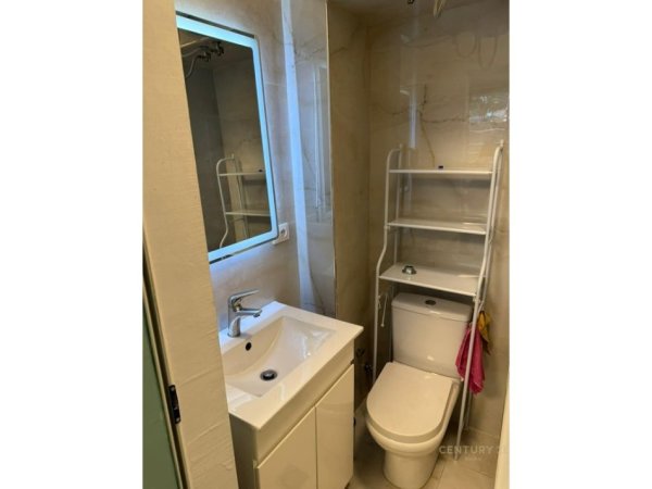 Tirane, jepet me qera ambjent biznesi , 500 € (Shallvare)