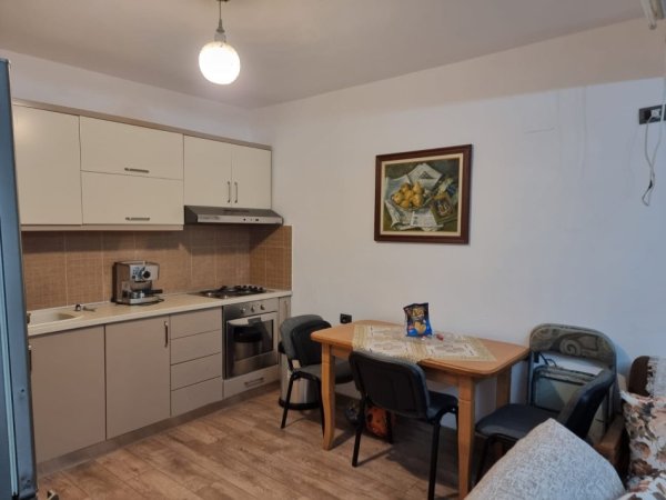Tirane, jepet me qera shtepi 1+1 Kati 0, 62 m² 350 € (ne rrugen Vangjel Capo Tirane)