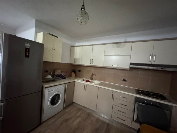 Tirane, jepet me qera shtepi 1+1 Kati 0, 62 m² 350 € (ne rrugen Vangjel Capo Tirane)
