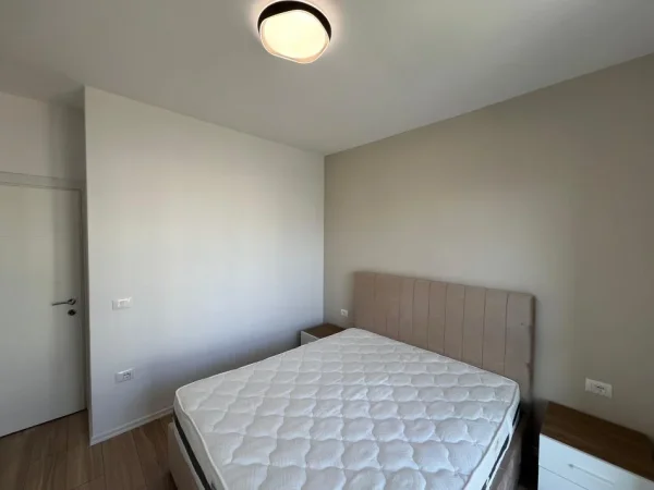 Tirane, jepet me qera apartament 1+1 Kati 5, 57 m² 600 € (Rruga Jordan Misja)