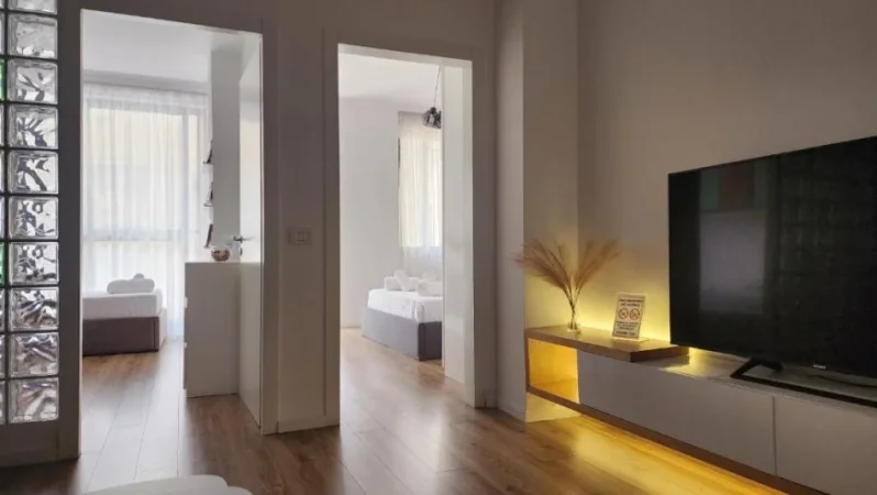 Tirane, jepet me qera apartament 2+1+Ballkon Kati 3, 80 m² 800 € (21 Dhjetori)