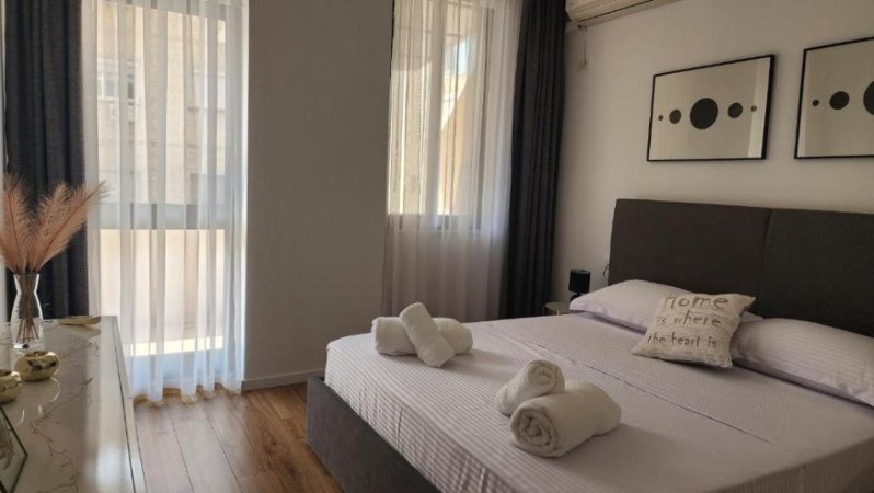 Tirane, jepet me qera apartament 2+1+Ballkon Kati 3, 80 m² 800 € (21 Dhjetori)