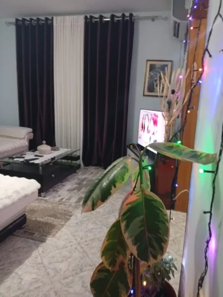 Tirane, shitet apartament 1+1+Ballkon Kati 1, 60 m² 85.000 € 