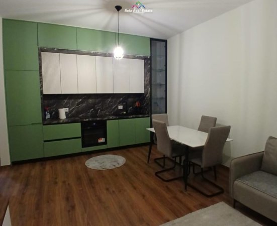 Tirane, jepet me qera apartament 2+1 Kati 5, 97 m² 600 € (Paskuqan)