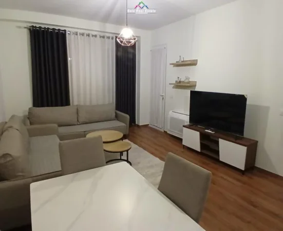 Tirane, jepet me qera apartament 2+1 Kati 5, 97 m² 600 € (Paskuqan)