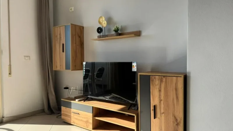 Durres, jepet me qera apartament 1+1 Kati 8, 70 m² 500 € (PLAZH VILA KORAL)