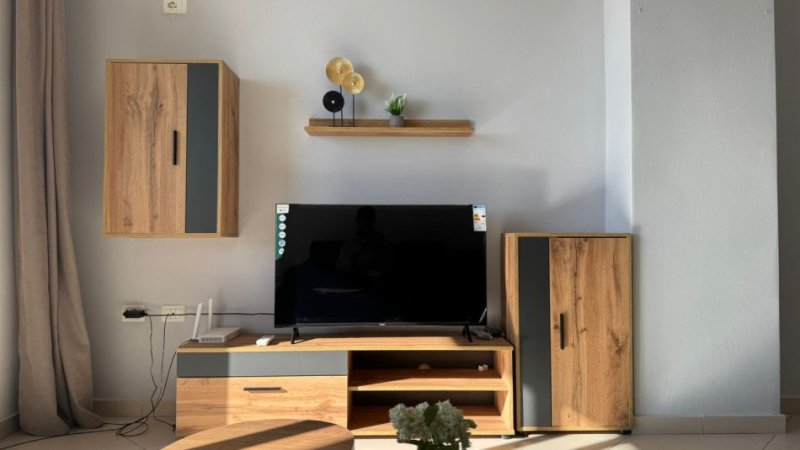 Durres, jepet me qera apartament 1+1 Kati 8, 70 m² 500 € (PLAZH VILA KORAL)