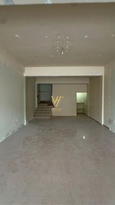 Tirane, shitet ambjent biznesi Kati 0, 260 m² 604.000 € (RRUGA DRITAN HOXHA)