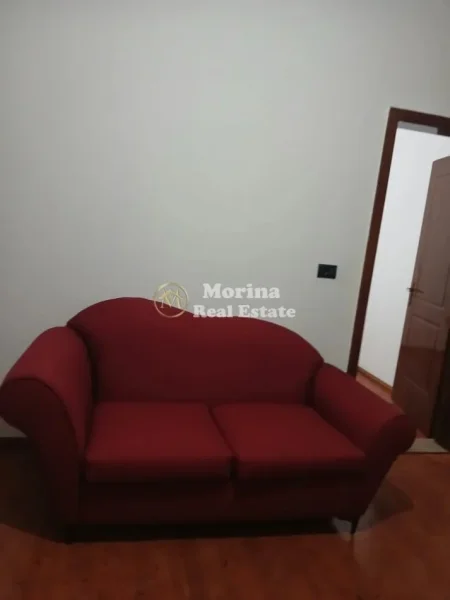 Tirane, jepet me qera shtepi 1+1 Kati 3, 60 m² 350 € (Yzberisht)