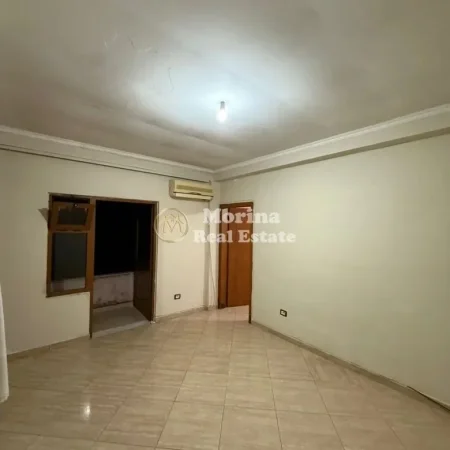 Tirane, jepet me qera apartament 1+1 Kati 4, 60 m² 350 € (Laprake)