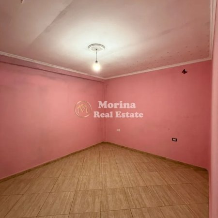 Tirane, jepet me qera apartament 1+1 Kati 4, 60 m² 350 € (Laprake)