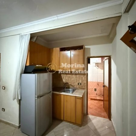 Tirane, jepet me qera apartament 1+1 Kati 4, 60 m² 350 € (Laprake)