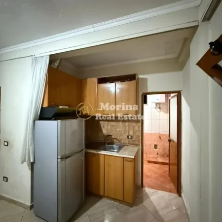 Tirane, jepet me qera apartament 1+1 Kati 4, 60 m² 350 € (Laprake)